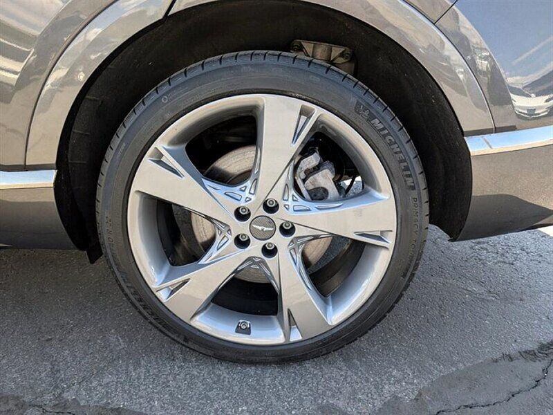 Used 2022 Genesis GV80 2.5T w/ Prestige Package 04 AWD/4WD image 14