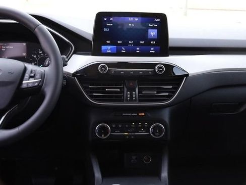 Certified 2022 Ford Escape SE w/ SE Sport Appearance Package FWD image 14