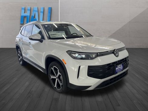 New 2026 Volkswagen Tiguan SE image 7