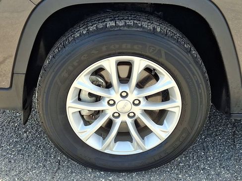 Used 2022 Jeep Cherokee Latitude Lux w/ Sun & Sound Group AWD/4WD image 29