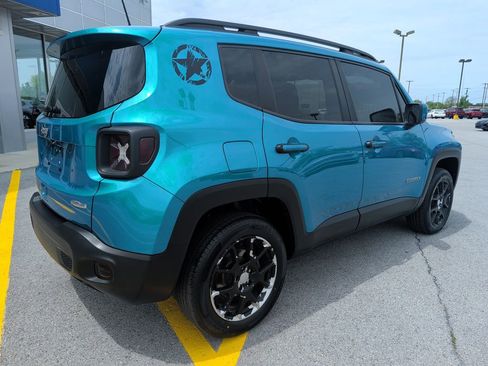 Used 2019 Jeep Renegade Latitude w/ Cold Weather Group AWD/4WD image 6