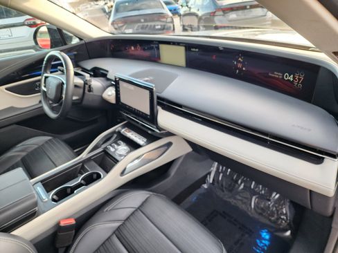 Used 2024 Lincoln Nautilus Reserve image 14