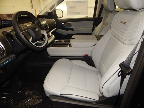 New 2025 Ford Expedition Platinum w/ Platinum Ultimate Package image 12