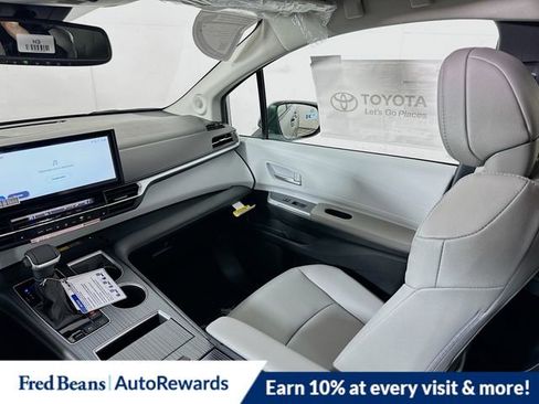 New 2026 Toyota Sienna XLE image 26