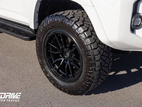 Used 2022 Toyota 4Runner TRD Off-Road image 8