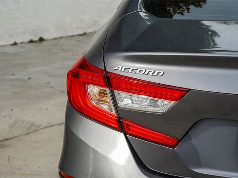 Used 2018 Honda Accord EX-L image 7