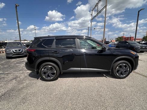 Certified 2025 Nissan Rogue SV FWD image 8