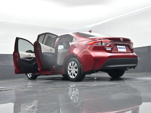 Used 2025 Toyota Corolla LE FWD image 70