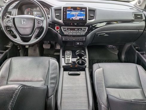 Used 2018 Honda Pilot Touring image 31