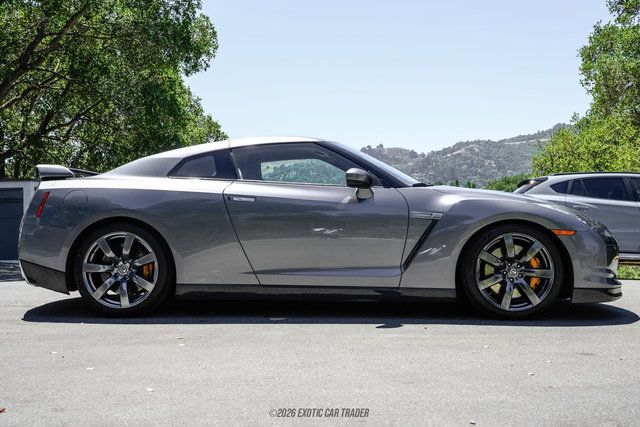 Used 2011 Nissan GT-R Premium AWD/4WD image 9