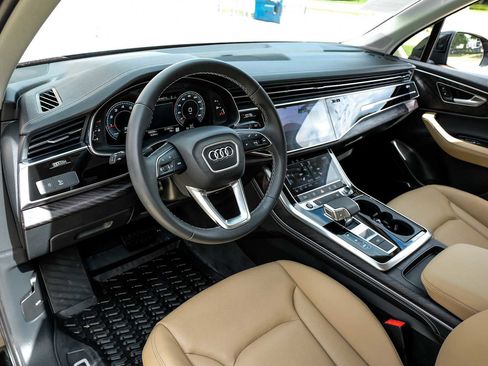 Used 2025 Audi Q7 2.0T Premium Plus w/ Premium Plus Package AWD/4WD image 3
