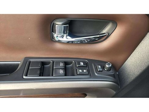 Used 2021 Nissan Titan Platinum Reserve w/ Moonroof Package image 19