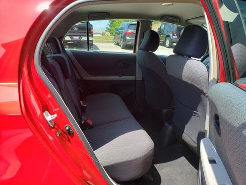 Used 2010 Toyota Yaris 4-Door Hatchback FWD image 16