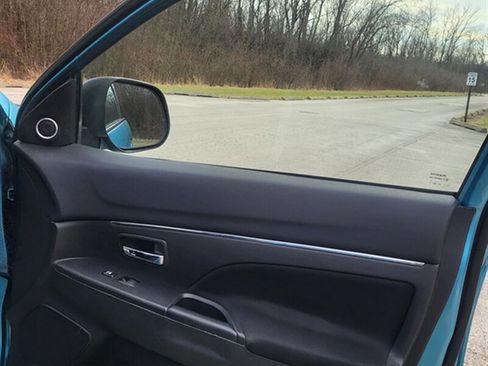 Used 2013 Mitsubishi Outlander Sport SE image 32