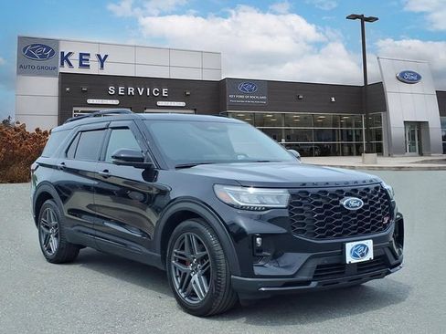 Used 2025 Ford Explorer ST AWD/4WD image 3