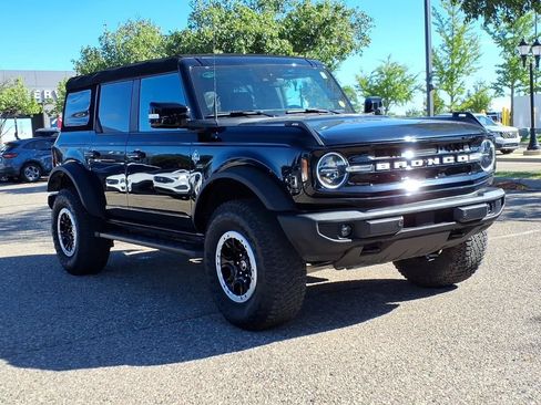 Used 2023 Ford Bronco Outer Banks w/ Sasquatch Package AWD/4WD image 7