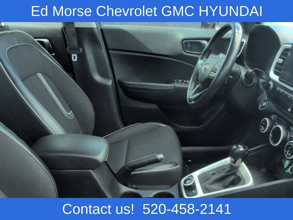 Used 2022 Hyundai Venue Limited FWD image 12