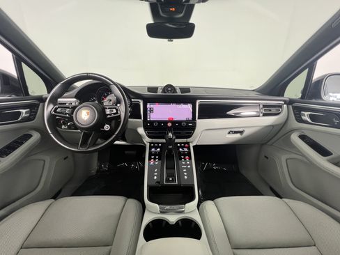 Certified 2023 Porsche Macan Turbo AWD/4WD image 13