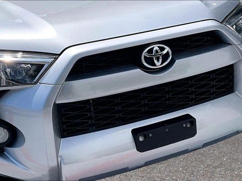 Used 2019 Toyota 4Runner SR5 Premium AWD/4WD image 31