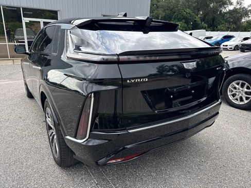 Used 2024 Cadillac Lyriq Luxury w/ LPO, Floor Liner Package RWD image 10