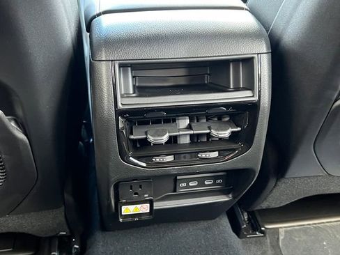 New 2026 Jeep Grand Cherokee Altitude AWD/4WD image 31