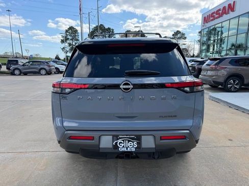 New 2026 Nissan Pathfinder Platinum FWD image 4