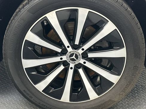 Used 2023 Mercedes-Benz GLB 250 4MATIC w/ Premium Package image 21