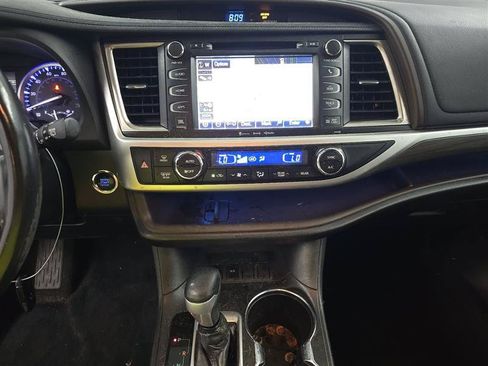 Used 2018 Toyota Highlander Limited FWD image 13