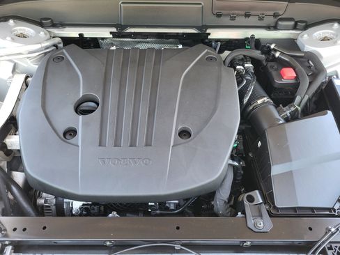 Certified 2023 Volvo XC60 B5 Ultimate w/ Climate Package AWD/4WD image 25