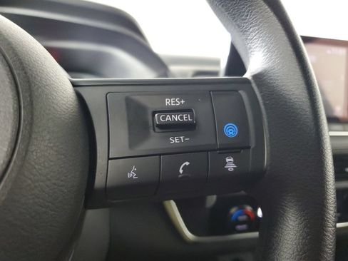 Used 2024 Nissan Rogue SV AWD/4WD image 25