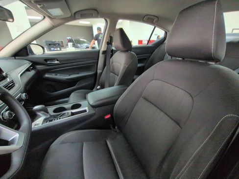 Used 2025 Nissan Altima 2.5 SV FWD image 22