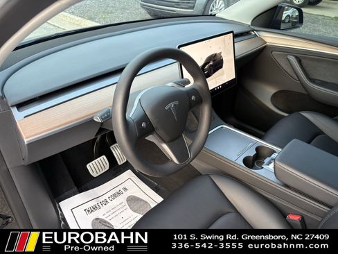 Used 2023 Tesla Model Y Performance image 8