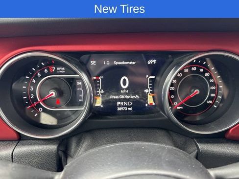 Used 2020 Jeep Gladiator Rubicon w/ Dual Top Group AWD/4WD image 10