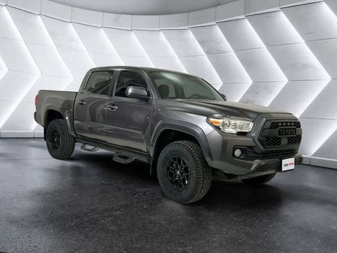 Used 2021 Toyota Tacoma SR5 RWD image 1