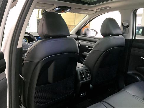 Used 2025 Hyundai Tucson Limited image 11