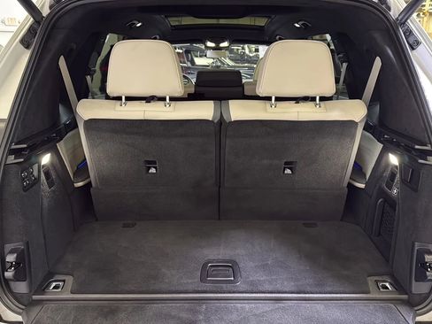 Used 2023 BMW X7 xDrive40i w/ M Sport Package AWD/4WD image 33