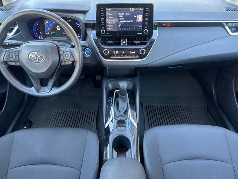 Used 2022 Toyota Corolla LE FWD image 16