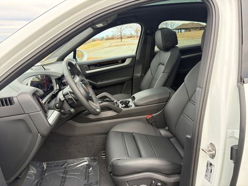 New 2026 Porsche Cayenne Coupe image 5