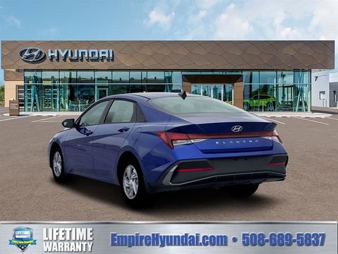 New 2026 Hyundai Elantra SE FWD image 5