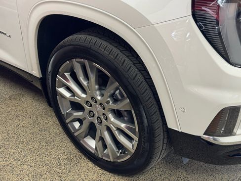 Used 2025 GMC Acadia Denali w/ Super Cruise Package AWD/4WD image 4
