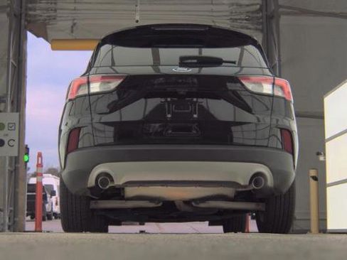 Used 2022 Ford Escape SE image 6