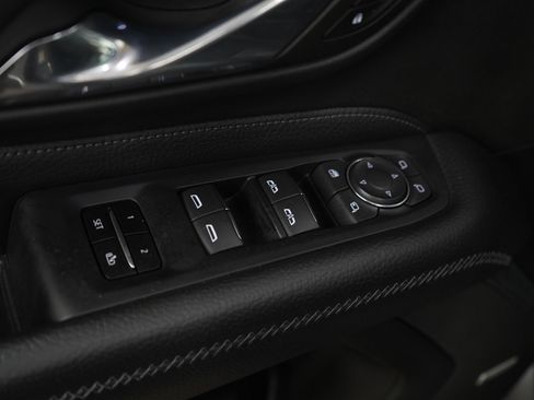 Used 2023 GMC Yukon Denali AWD/4WD image 21