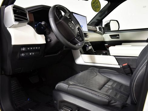 Used 2024 Toyota Sequoia Capstone image 17