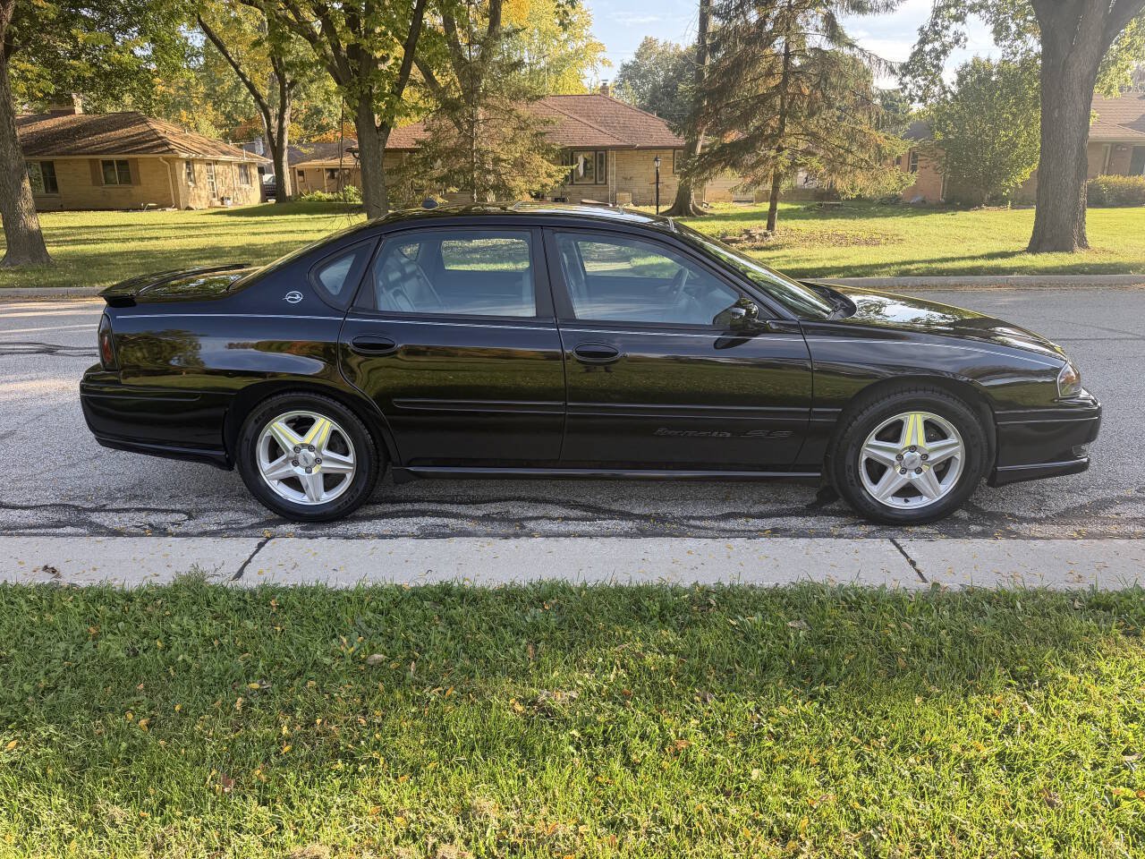 Used 2004 Chevrolet Impala SS w/ Preferred Equipment Group FWD image 6