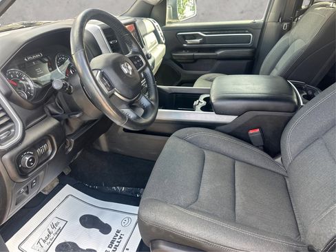 Used 2019 RAM 1500 Big Horn AWD/4WD image 11