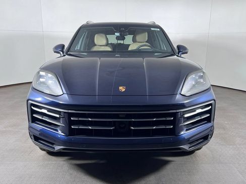 Certified 2025 Porsche Cayenne AWD/4WD image 10