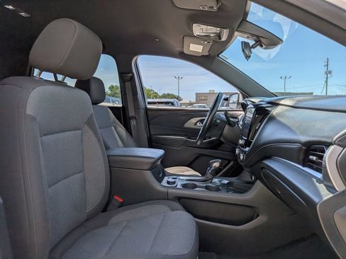 Used 2023 Chevrolet Traverse LT FWD image 27