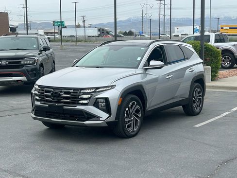 Used 2025 Hyundai Tucson Limited AWD/4WD image 9