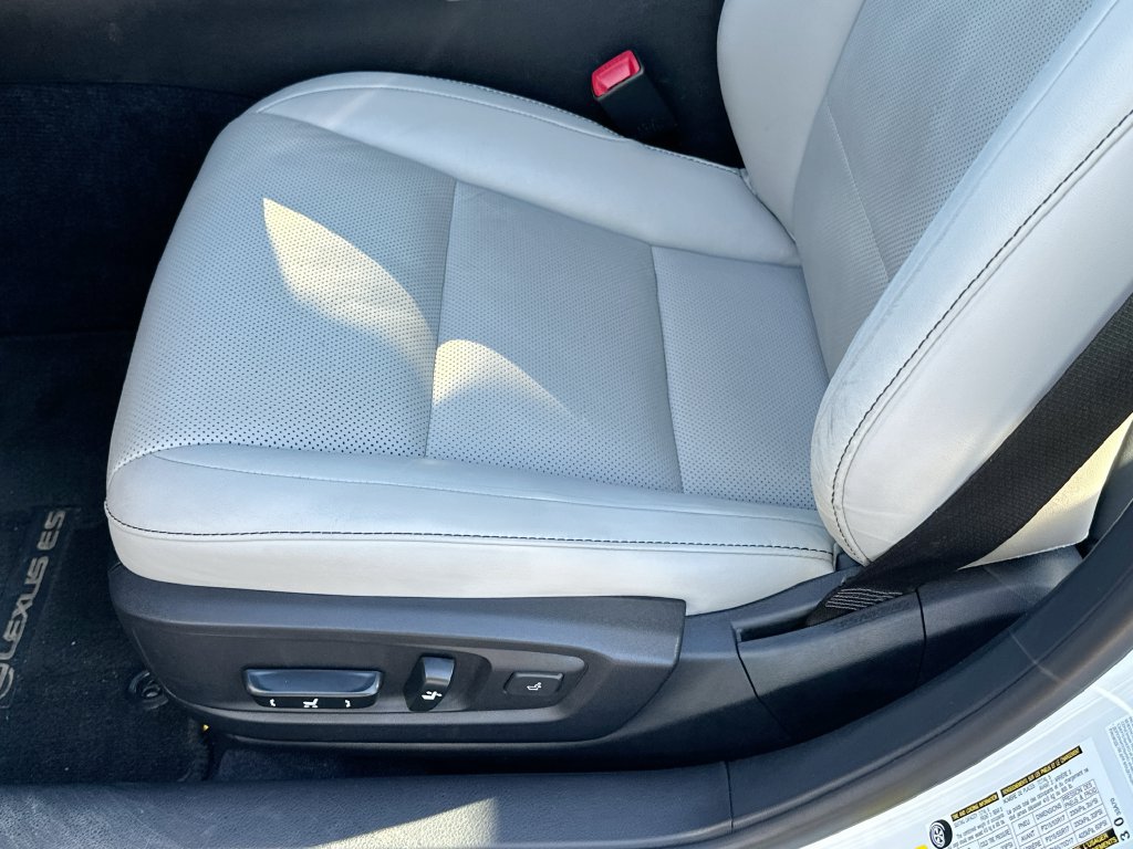 Used 2015 Lexus ES 350 w/ Luxury Package FWD image 9