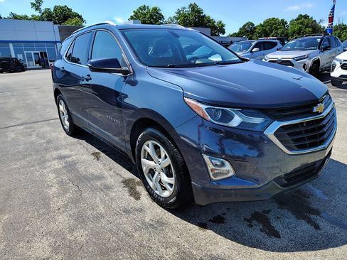 Used 2018 Chevrolet Equinox LT w/ Sun & Infotainment Package AWD/4WD image 3
